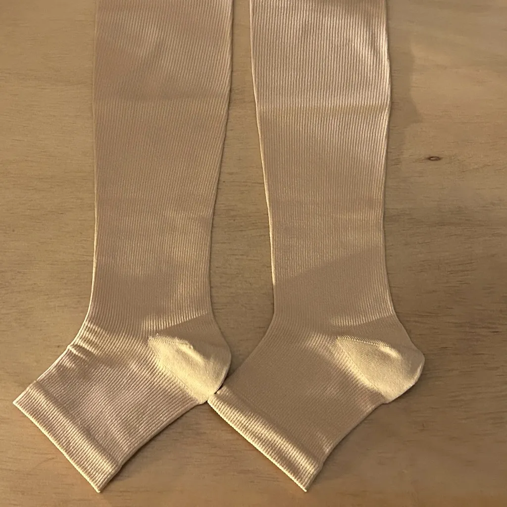 New Womens Compression Toeless Knee High Socks Beige Tan size Small/Medium - Image 3