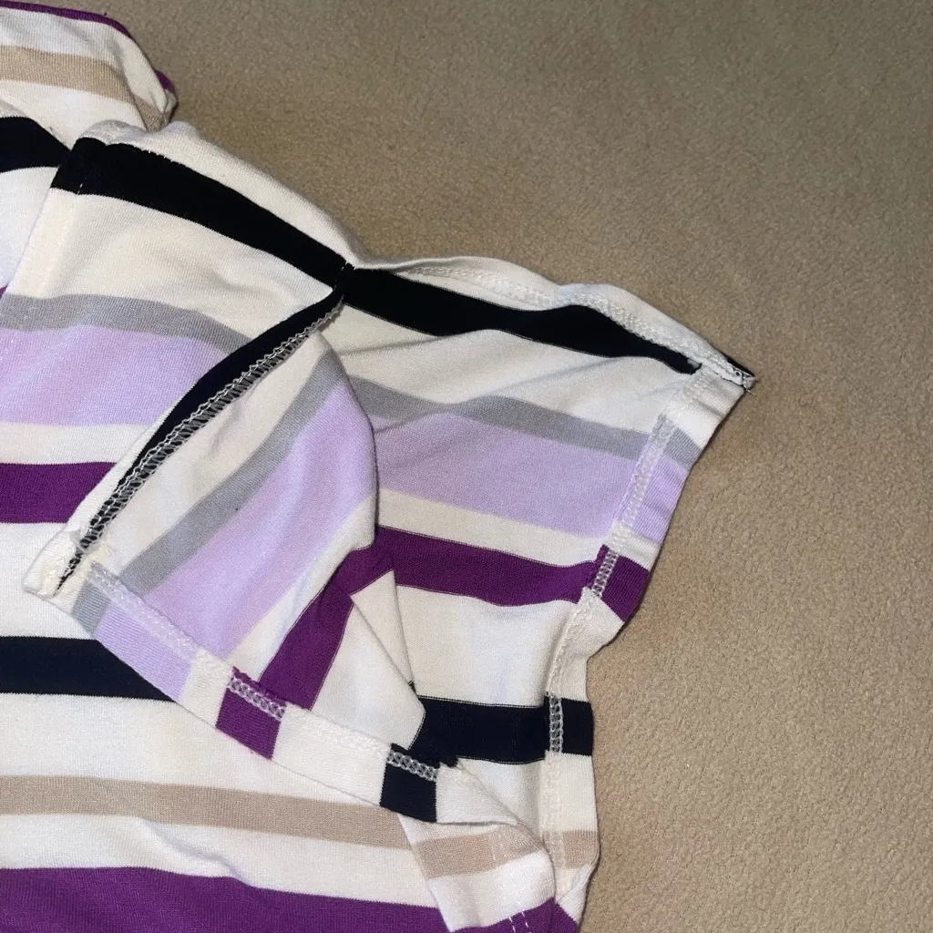 White House Black Market Purple and White Cap Sleeve top size small sleeveless - Image 7