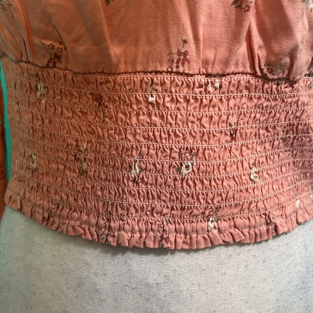 Hollister Floral Print Long Sleeve Cropped Blouse Elastic Waist Size S EUC - Image 3