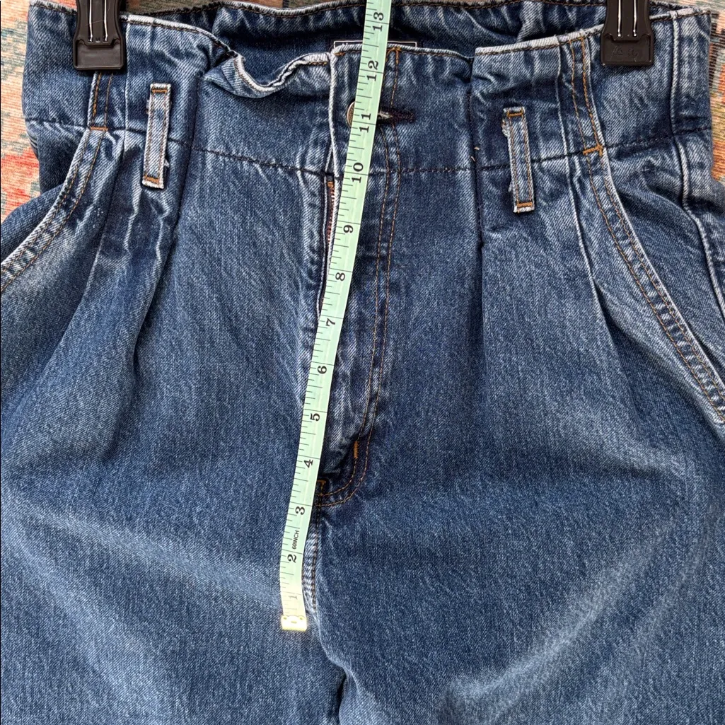 Abercrombie & Fitch Mom Jean Relaxed Fit Medium Wash Jeans Size 27/4 High Rise - Image 11