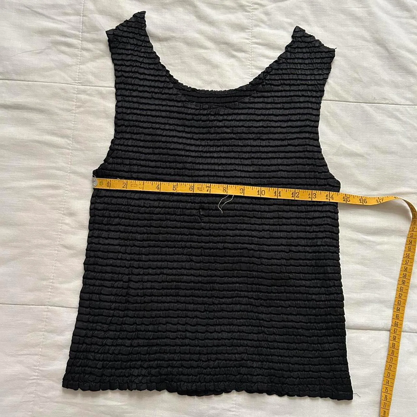 Y2K Black crinkle plisse tank top - Image 5