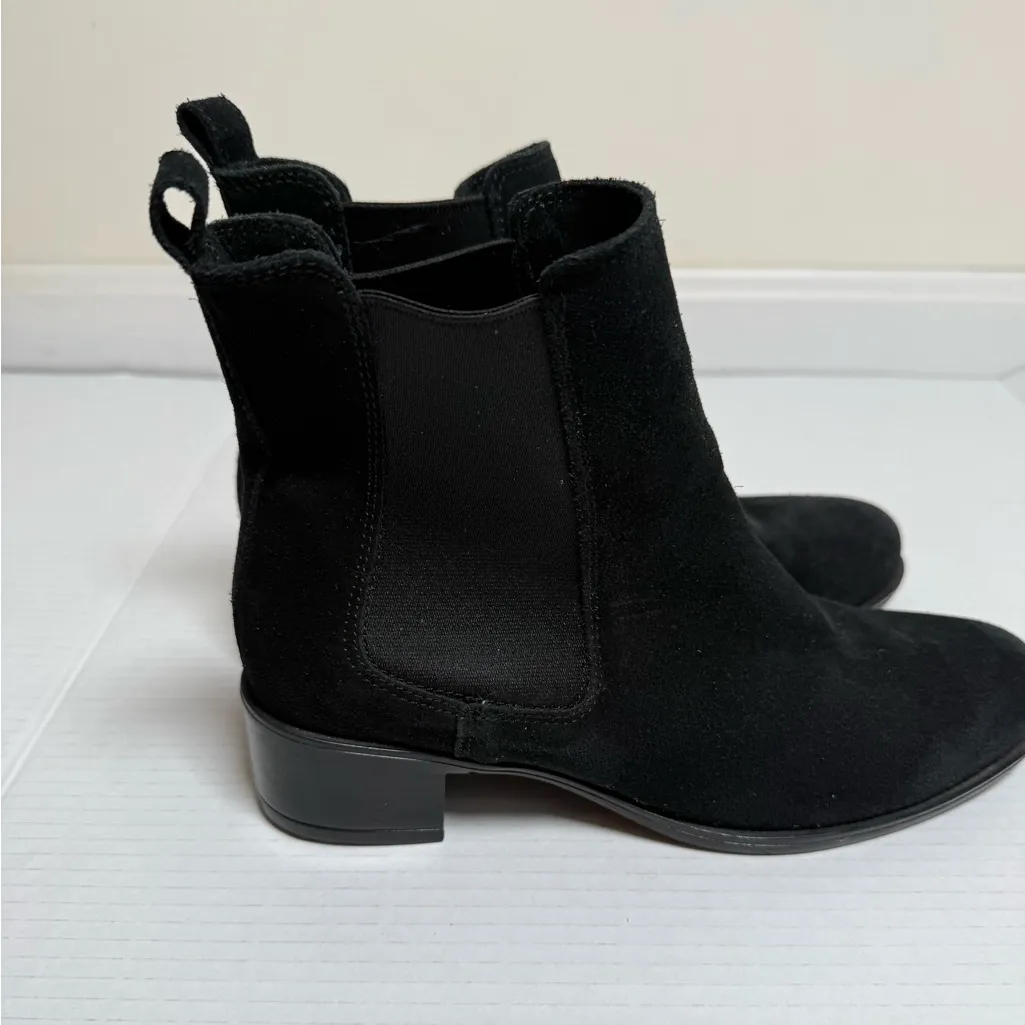 La Canadienne Black Suede Chelsea Boot Size 8.5 - Image 4
