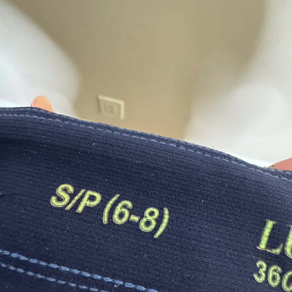 Luxe Denim Cropped Jeans with Lattice Detail - Image 8