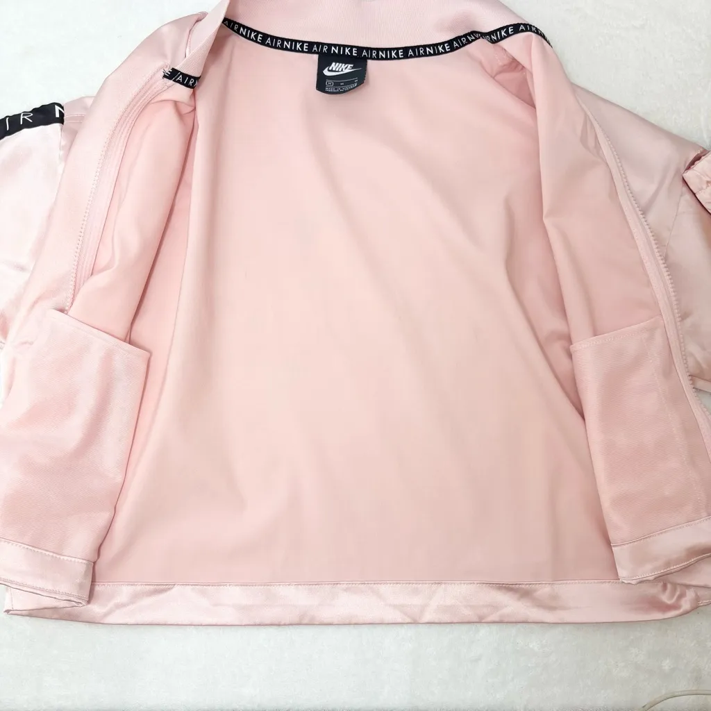 Nike woman’s crop jacket pink air track satin crop NikeAir sleeve pockets Size M - Image 7