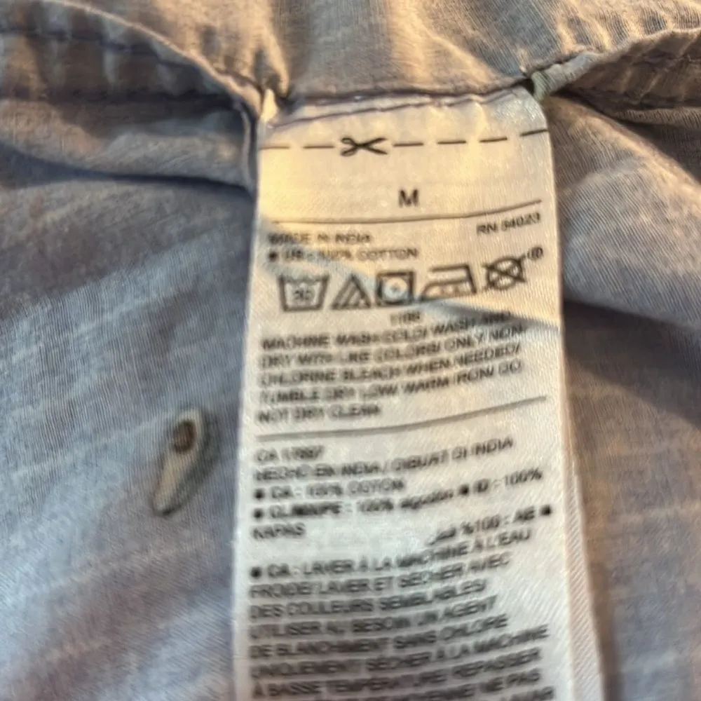 OLD navy classic shirt long sleeve button down shirt size medium. - Image 7