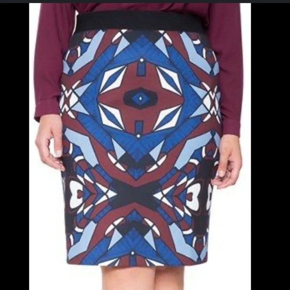 Plus Size ELOQUII Print Scuba Knit Pencil Skirt Size 16 EUC #0248 - Image 2