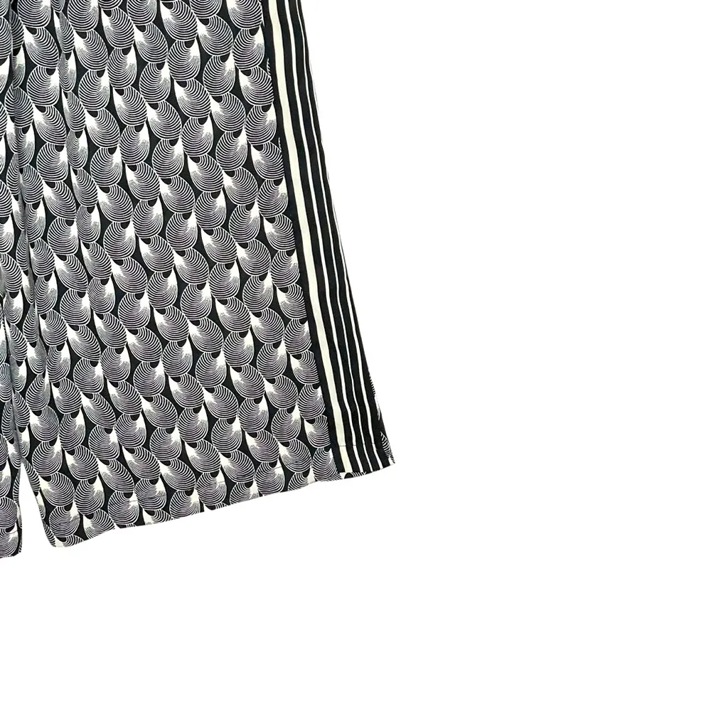 Max Studio Wide Leg Neutral Geometric Black White Print Pull-Up Pants Size L - Image 7