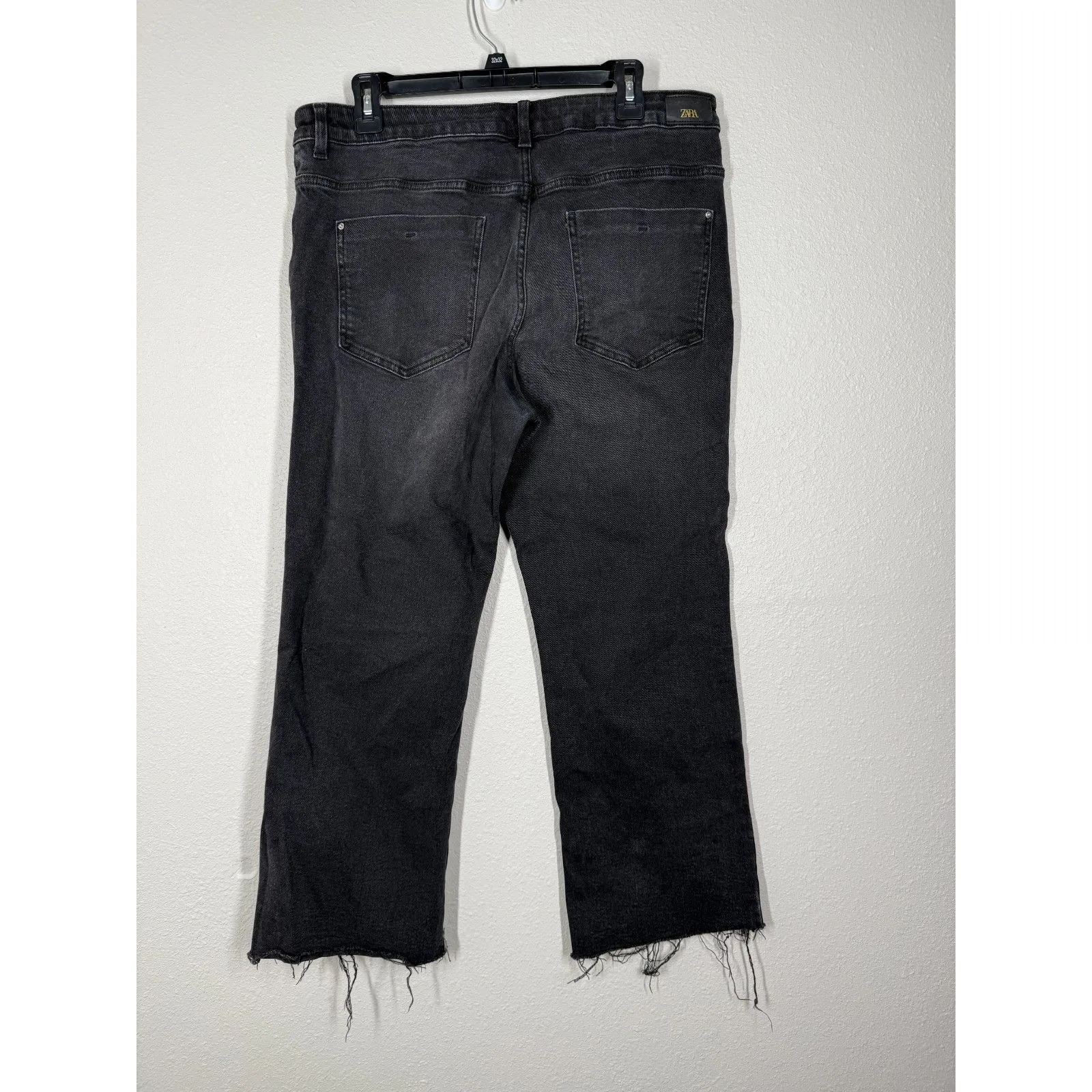 Zara Black High Rise Straight Leg Jeans Womens Sz 14 Raw Hem Boho Wide Leg - Image 4