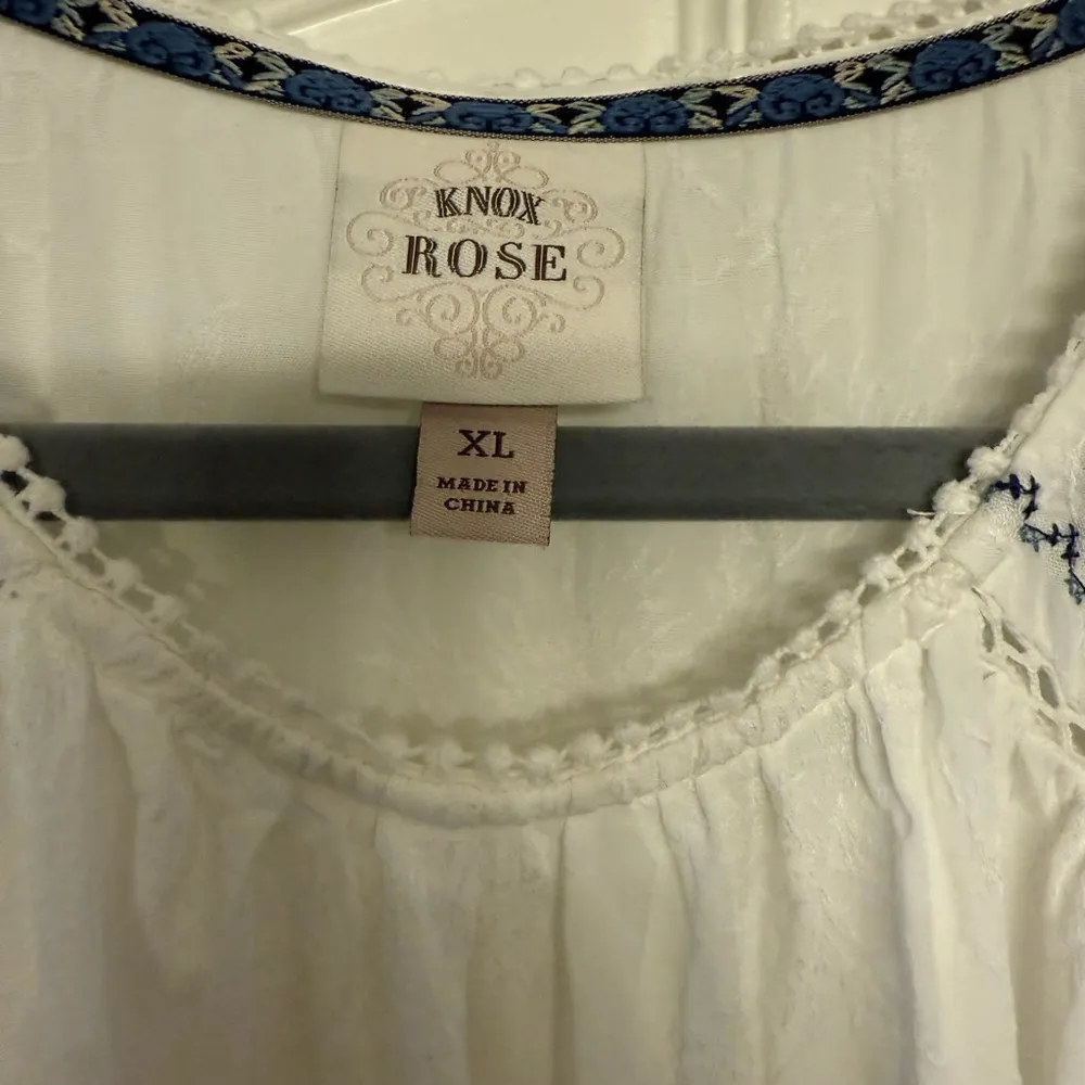 Knox Rose  Boho Short Sleeve Embroidered White Blouse - Image 9