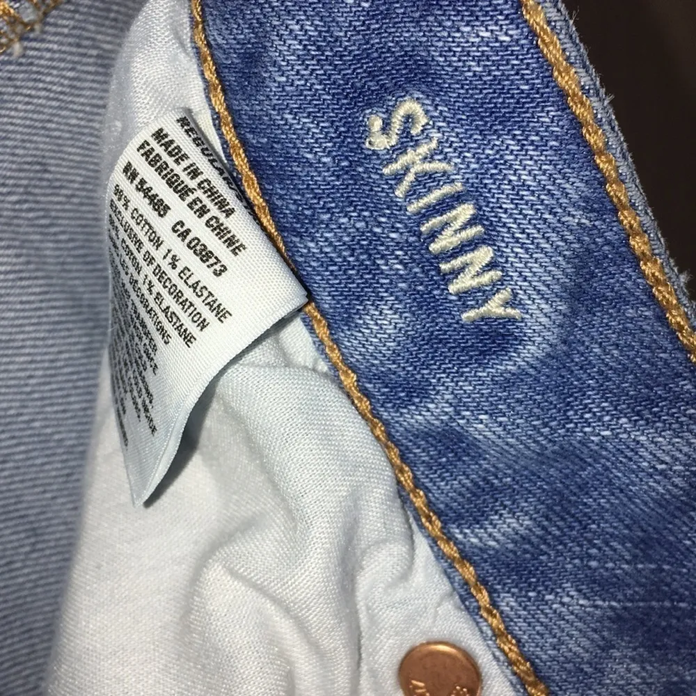 American Eagle distressed skinny jeans size 0 washed color distressed holy jean‍ - Image 8