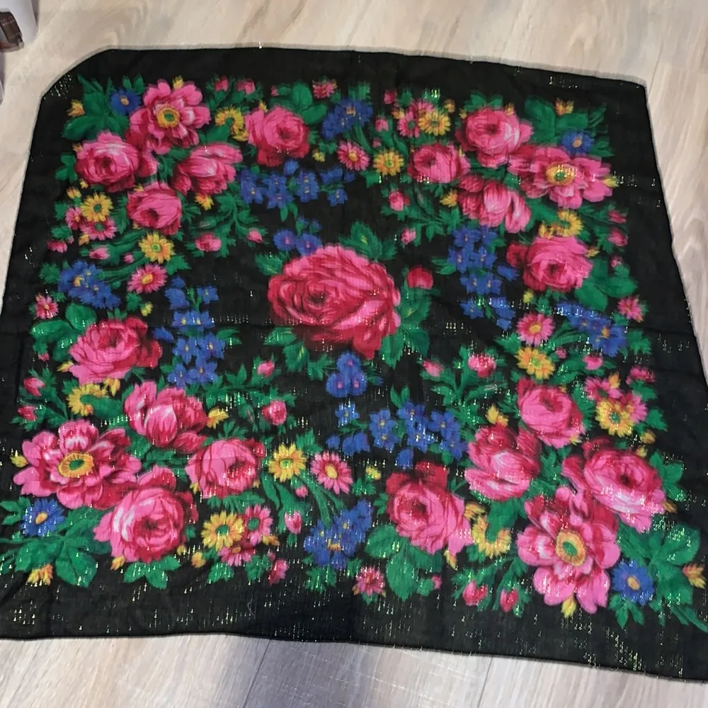 Large square Metallic floral scarf Black - Image 4