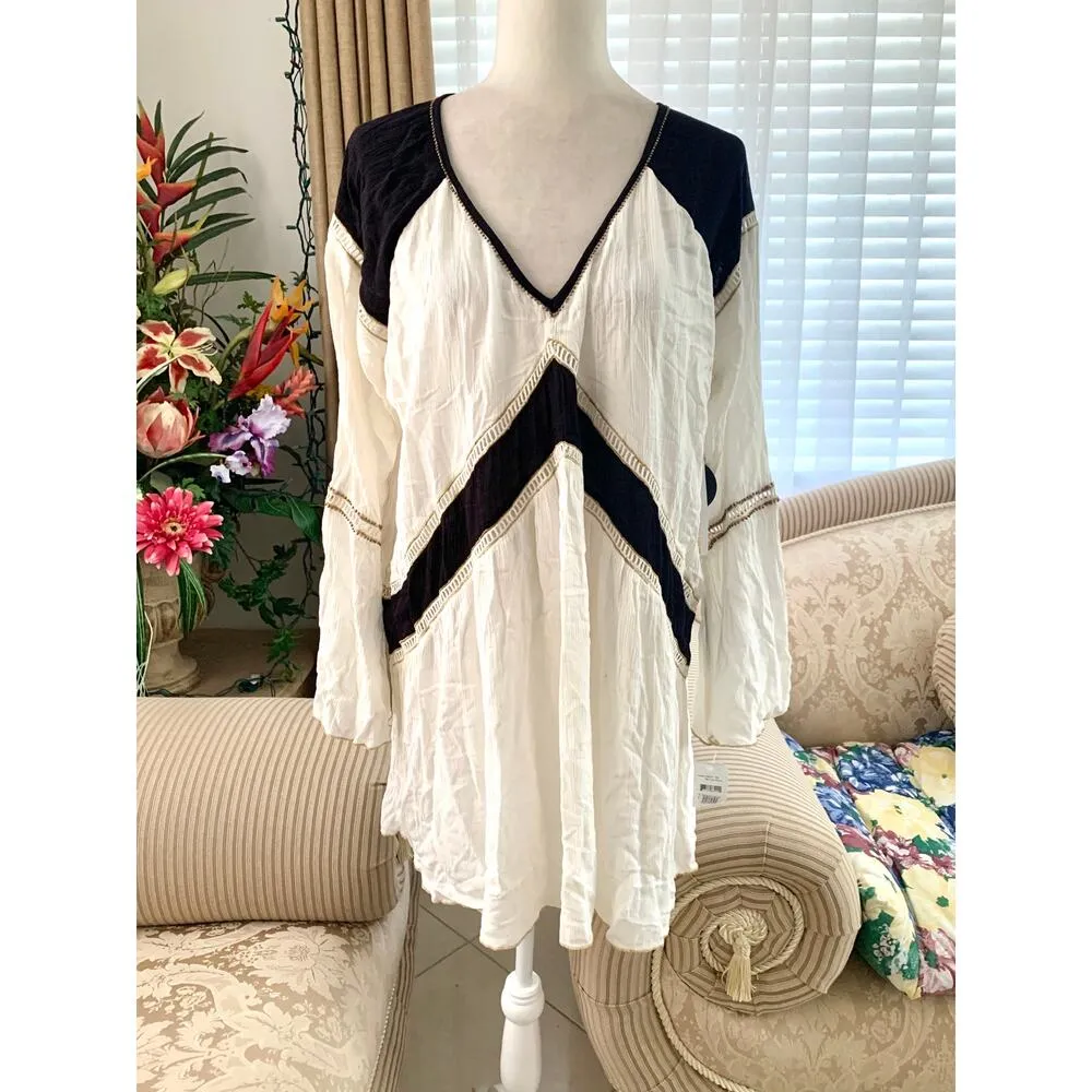 Amuse Society Topaz Long Sleeve Dress in Casa Blanca - Image 4