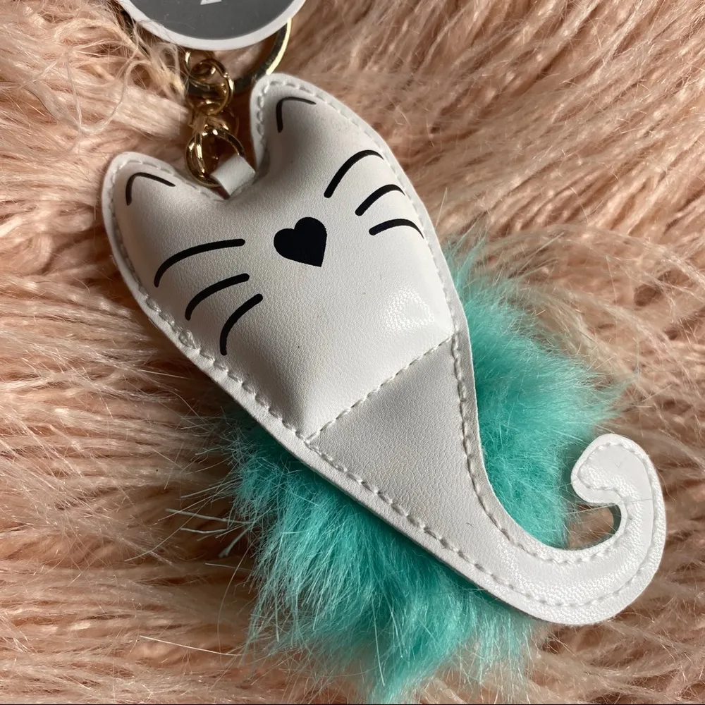 ✨FREE With Any Purchase✨ - Image 2