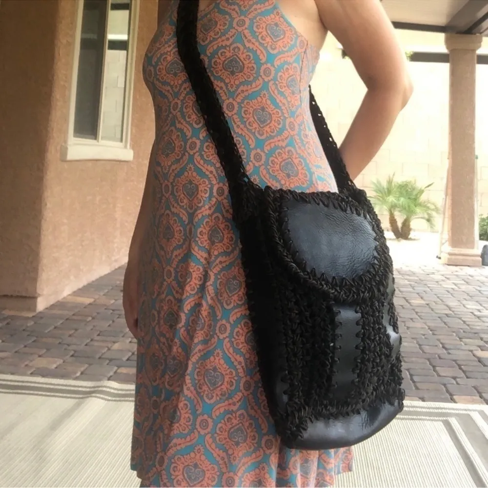 Artisan Vintage 1980s leather crossbody bag unisex handmade one of a kind, black - Image 5