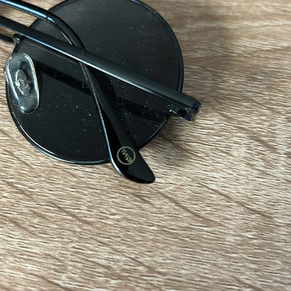 Black round sunglasses - Image 3