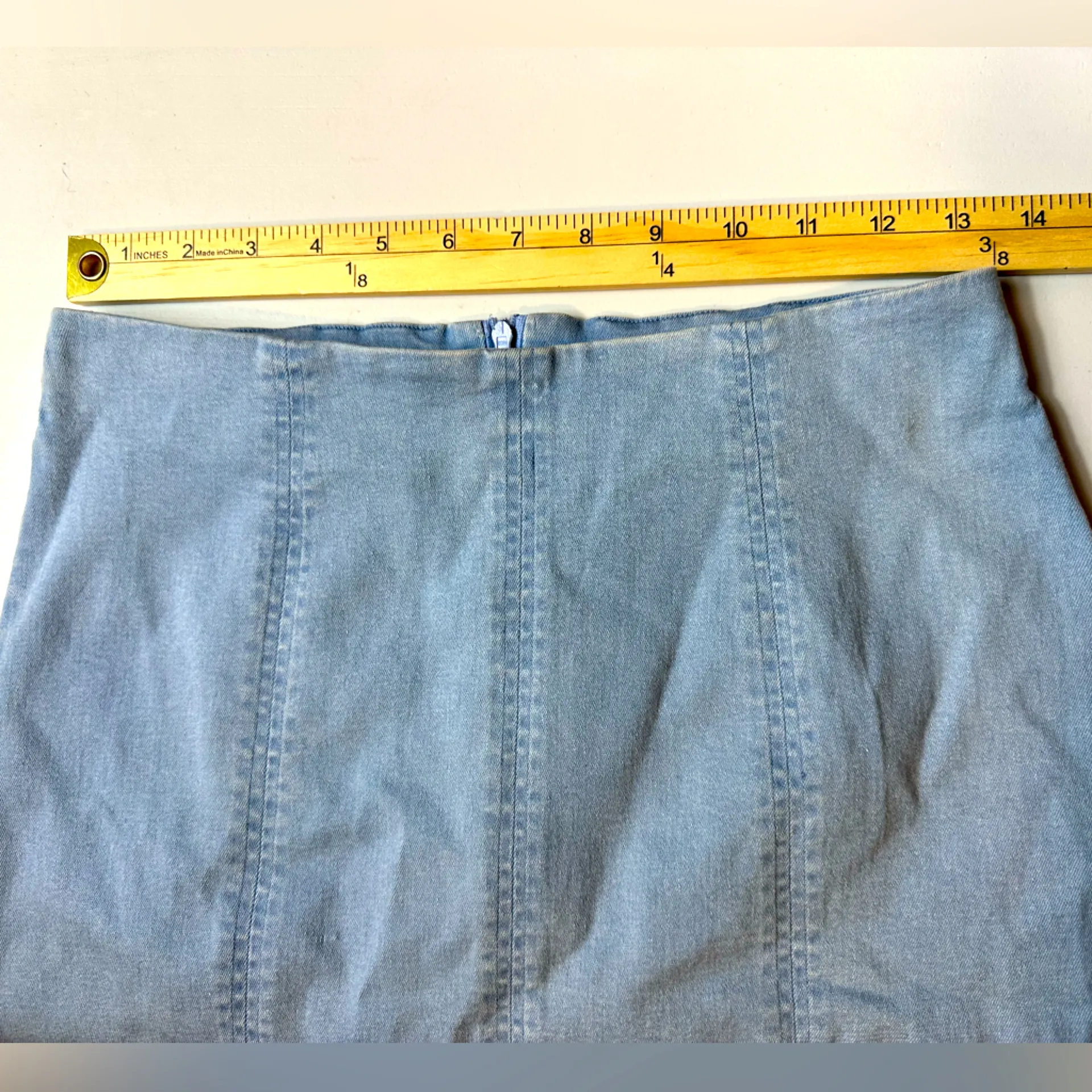 Tilly’s Women’s Le Lis Collection Classic Denim Light Wash Mini Skirt Size Small - Image 7