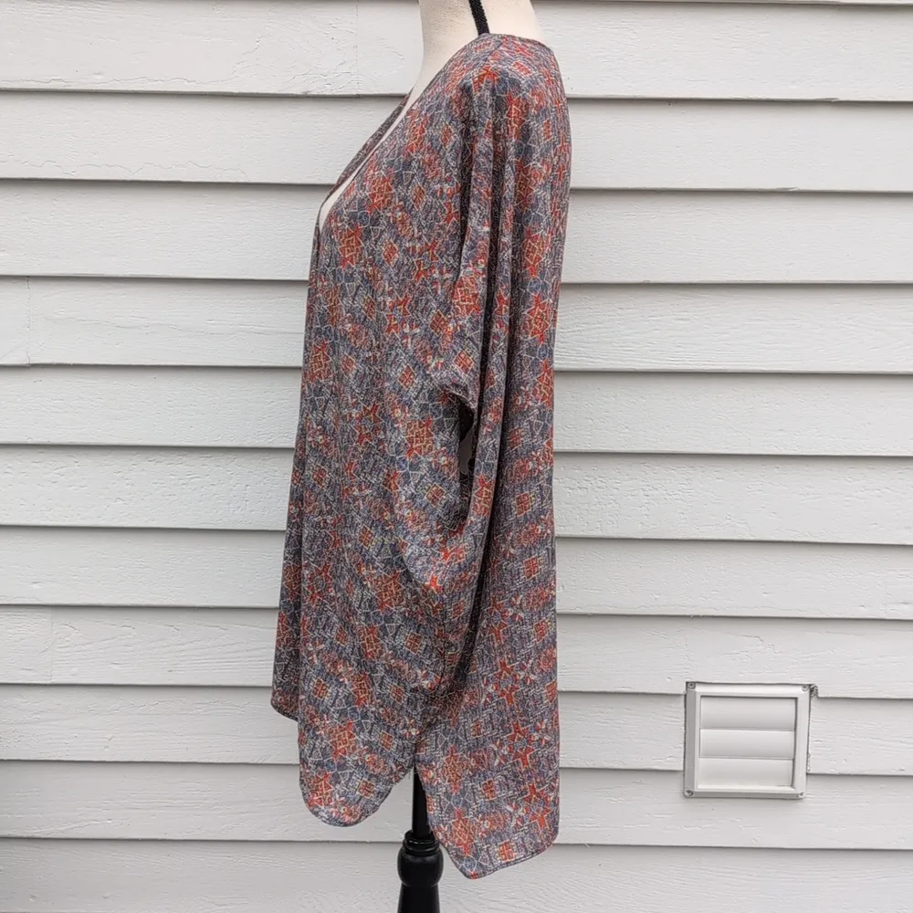 NWT Soprano Sheer Open Front Kimono Shrug - Image 4