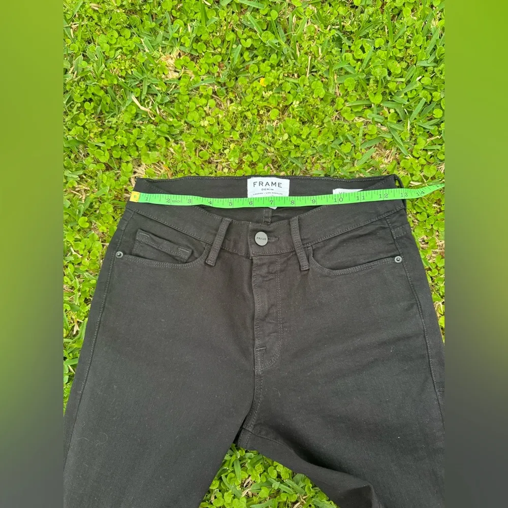 FRAME 
Le Skinny de Jeanne Jeans With Raw Step Hem Size 27 -Film Noir color - Image 5