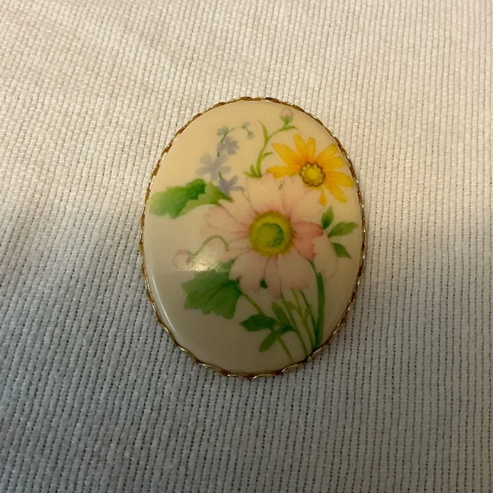 Vintage 80s Floral Hallmark Brooch - Image 4