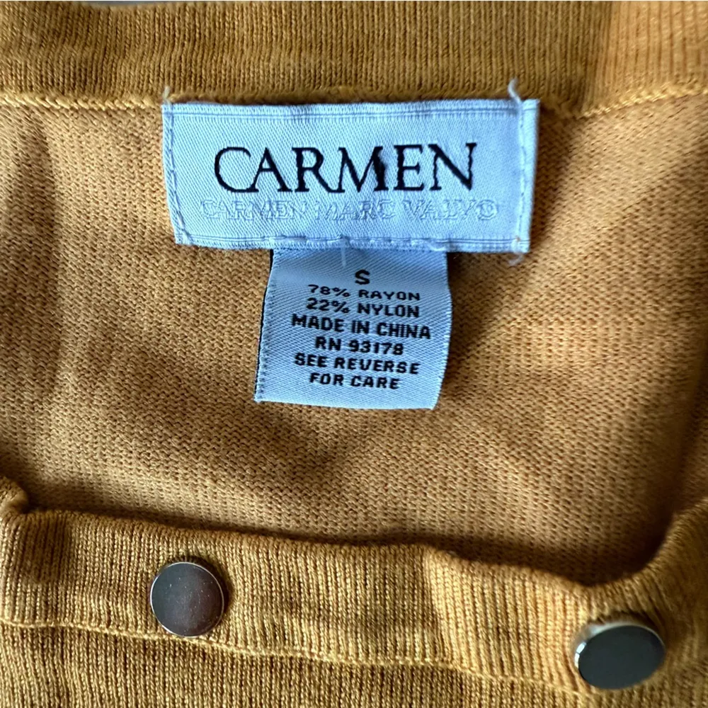 Carmen sweater Golden Knit Top with Button round neck Accents size S - Image 6