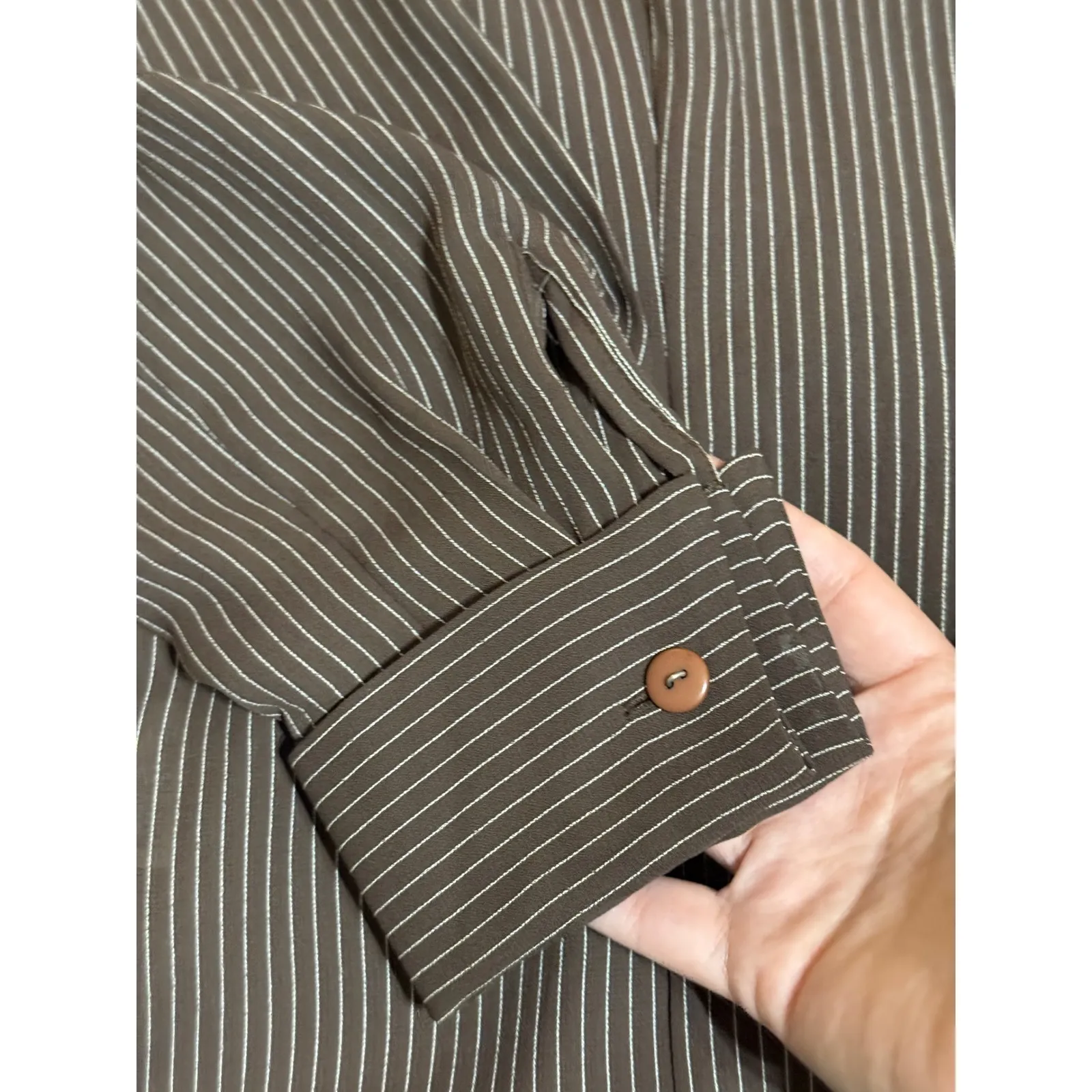VTG Rena Rowan Saville Size 6 Brown Pin Stripe Long Sleeve Blouse Button Up - Image 3