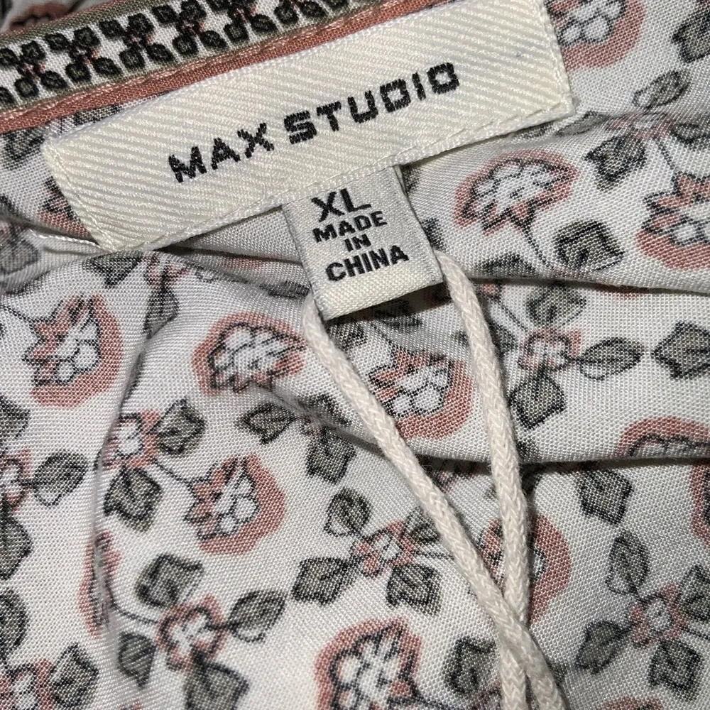 Max Studio Ivory Blush & Sage Floral Short Ruffle Sleeve Tie Waist V Neck XL - Image 12