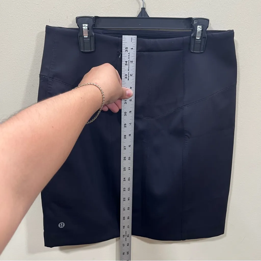 EUC Lululemon black athletic skirt size 8 women’s - Image 3