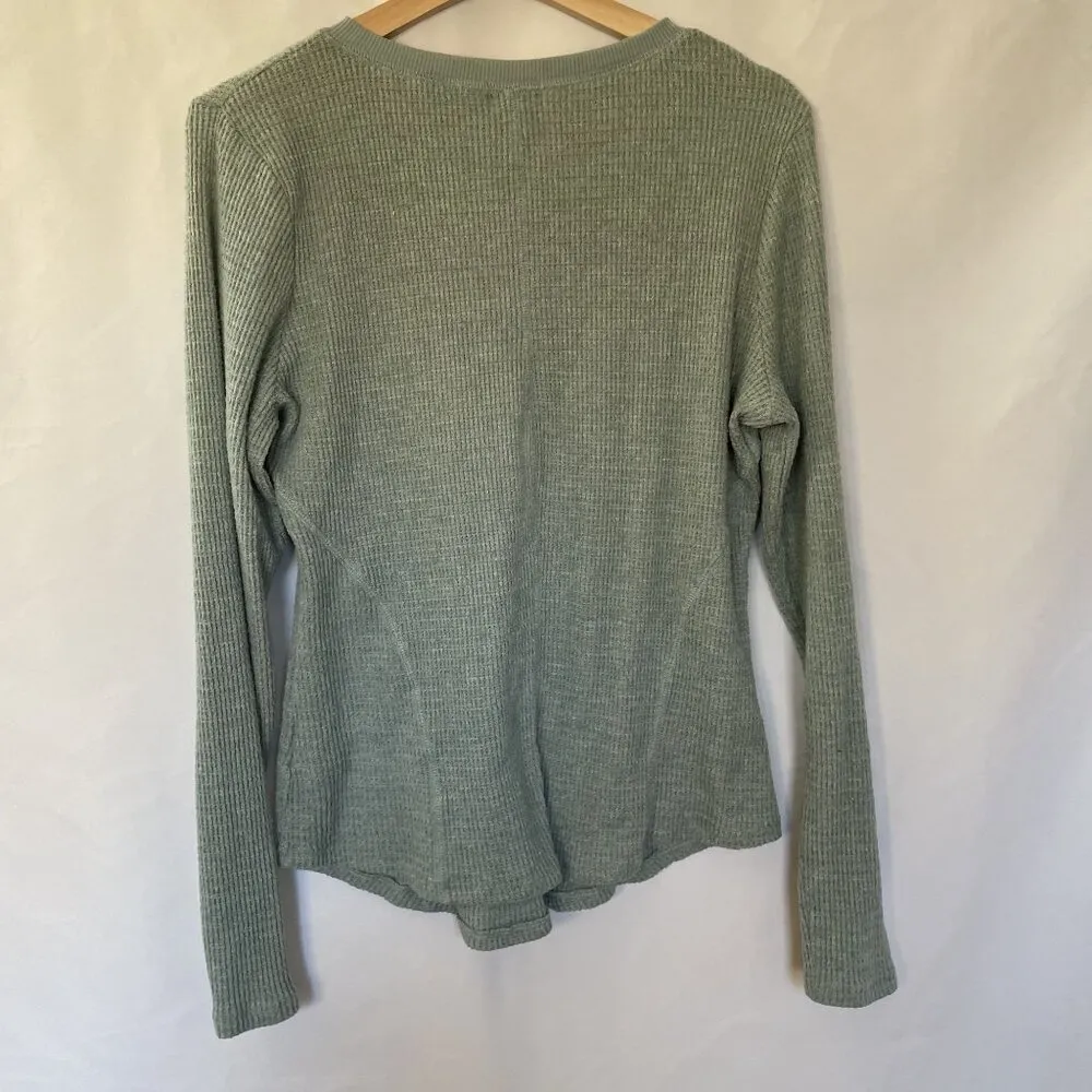 BKE soft light pale green long sleeved sweater shirt women's size XL knit style - Image 8