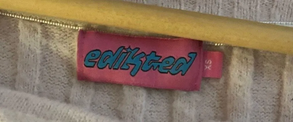 Edikted Off-Shoulder pink Sweater - Image 2