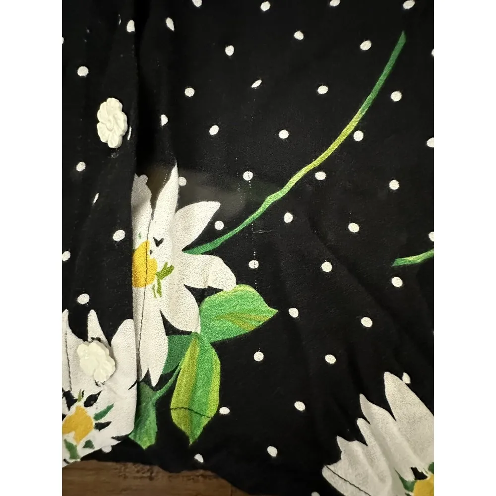 Vintage Stephanie Thomas Women's Daisy Print Button Down, daisy Buttons Size 14 Black - Image 5