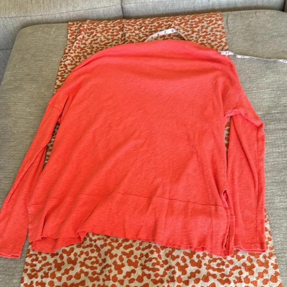 Free people orange oversized off the shoulder long sleeve top size medium - Image 9