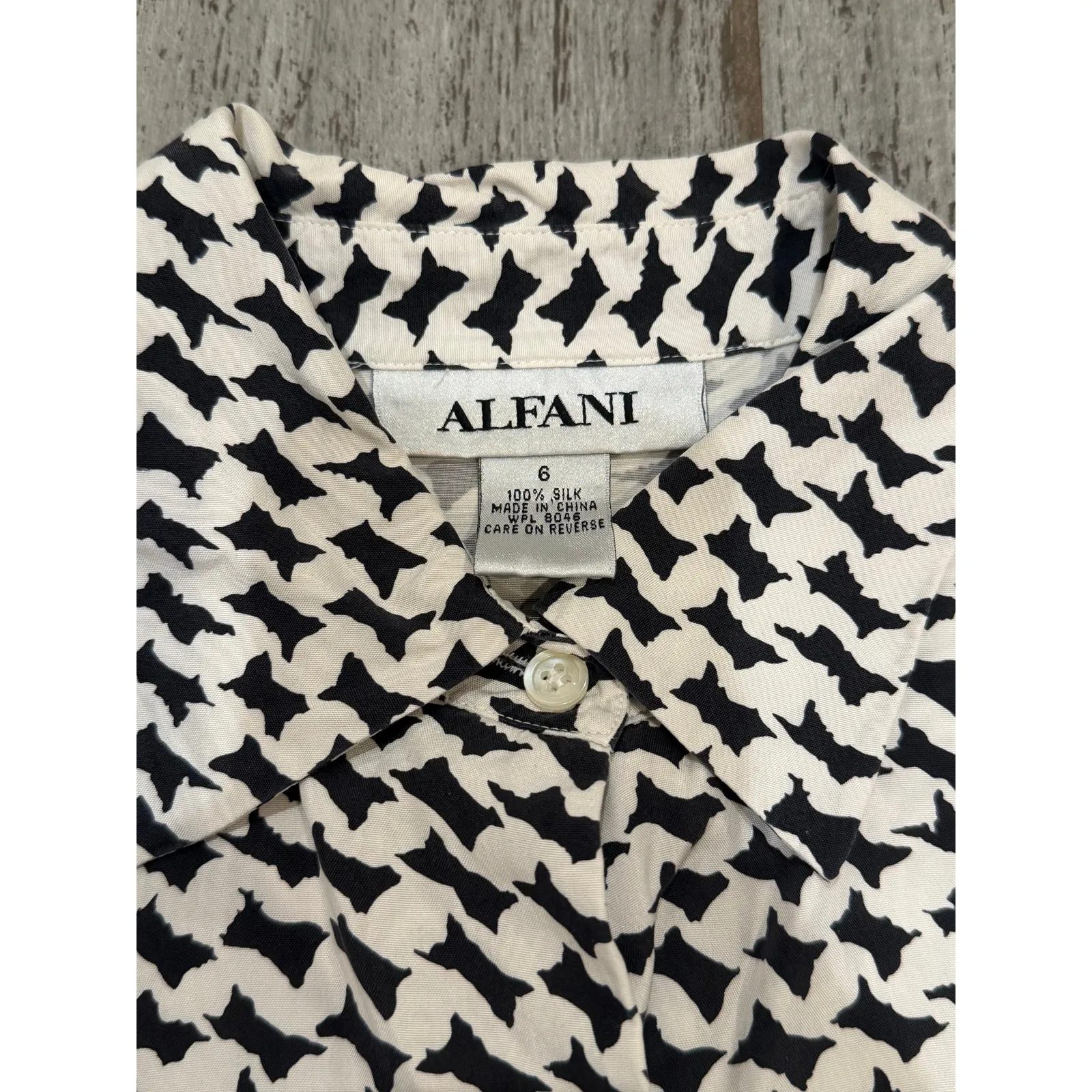 Vintage Alfani Silk Button Up Shirt Womens 6/ Small Black White Geometric Blouse - Image 7
