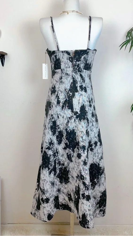 Moon River Corset Style Denim Midi Dress in Black & White - Image 6