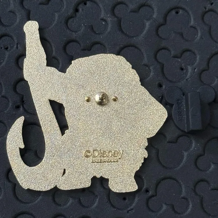 Disney loungefly Moana Maui demigod with hook 2019 trading pin - Image 2