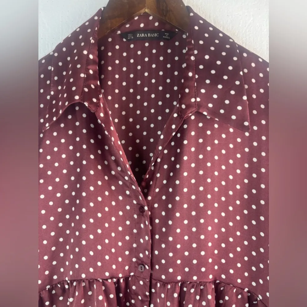 Zara L Babydoll Polka Dot Button Front Tunic Top in Burgundy - Image 5