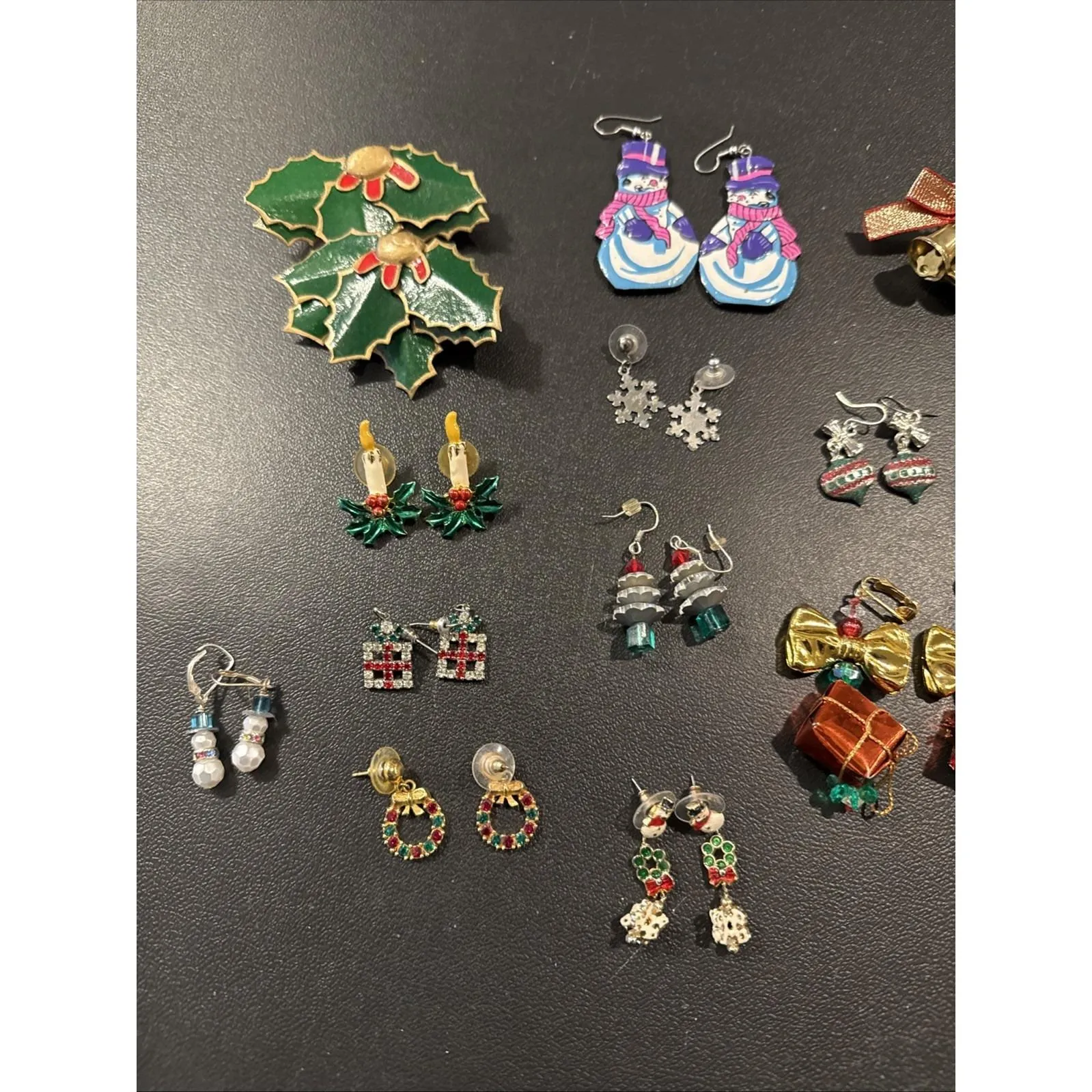 Christmas Holiday Lot Of 18 Earrings Brooch Magnet Vintage Snowman Wreath Trees - Image 2