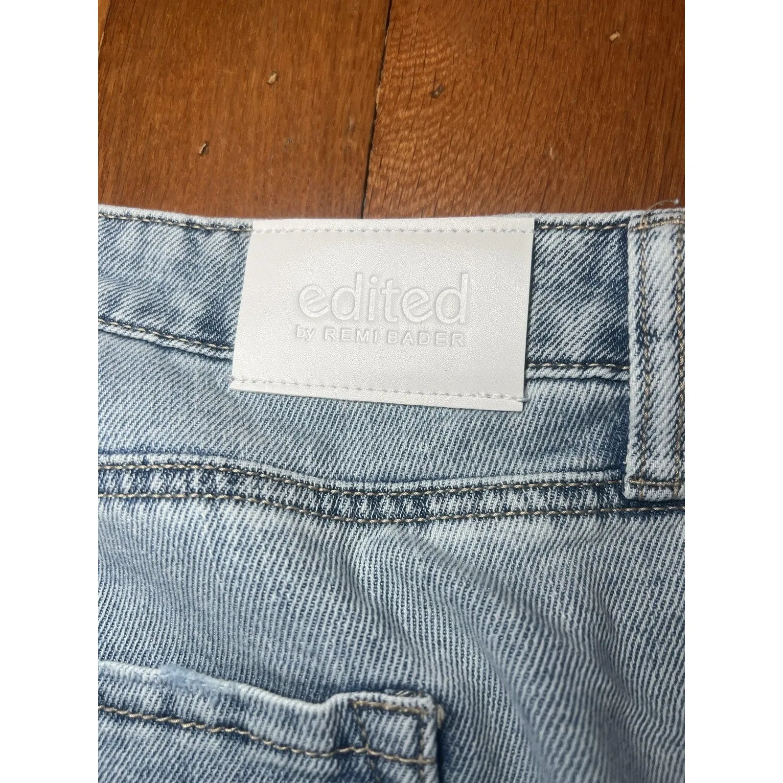 Edited by Remi Bader Jeans Womens 28W Light Wash Wide Leg Crop Raw Hem ERW1008C Blue - Image 4