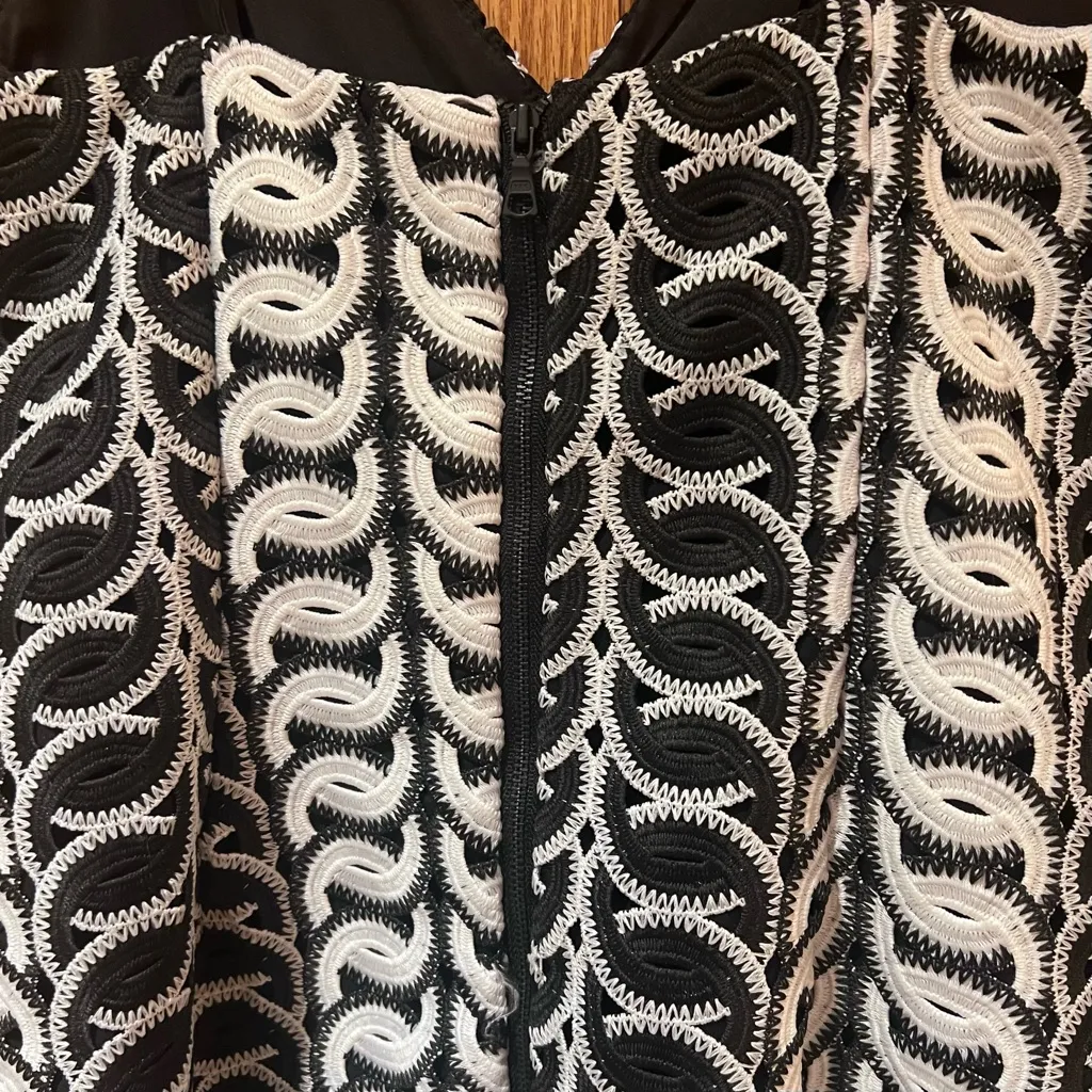 Bardot Germaine Black &‎ White Lace V-Neck Fitted Waist Midi Dress Size 6 - Image 12