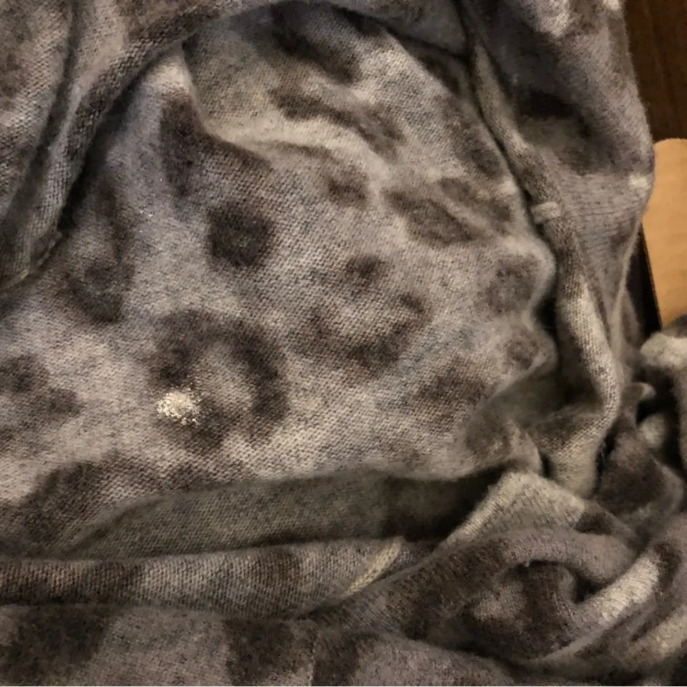 Banana Republic Italian Yarn Wool Cashmere Animal Print Cropped Cardigan Grey XS - Image 6