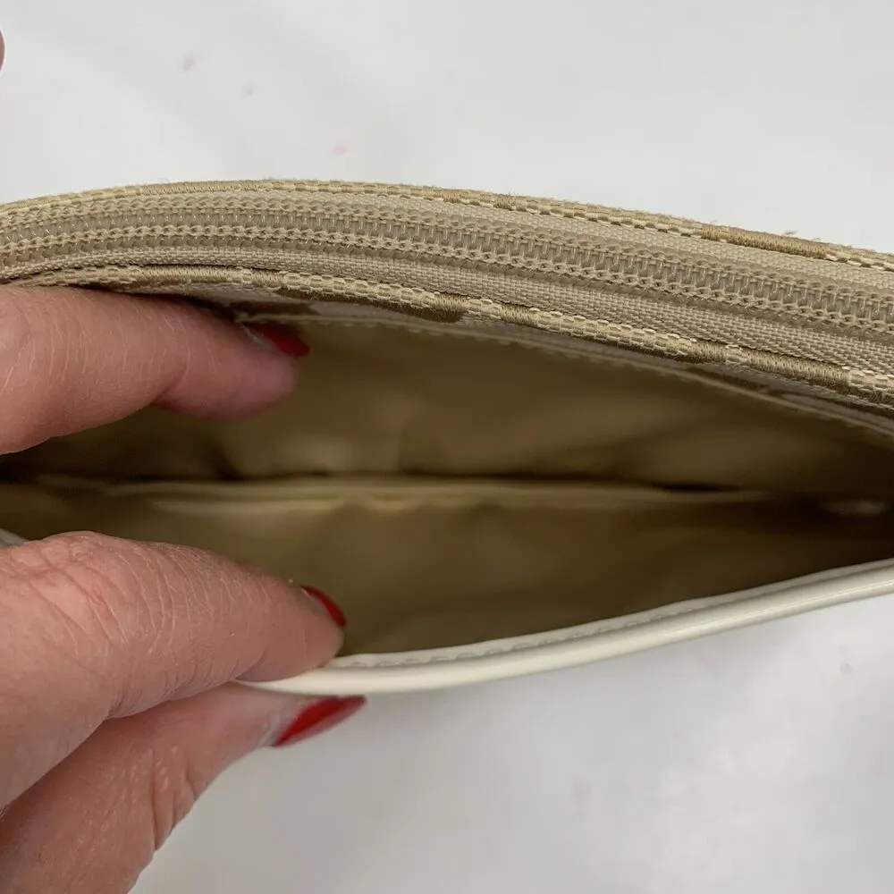 Coach Wristlet Wallet Signature C Tan Beige White Trim Zippy Includes Fob - Image 5