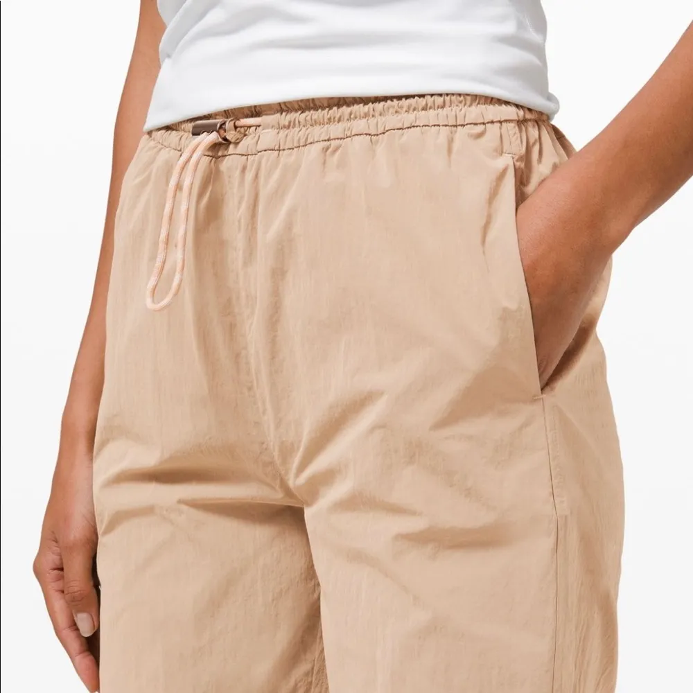 Lululemon Evergreen Track Pant NWT Beige Size 10 - Image 2