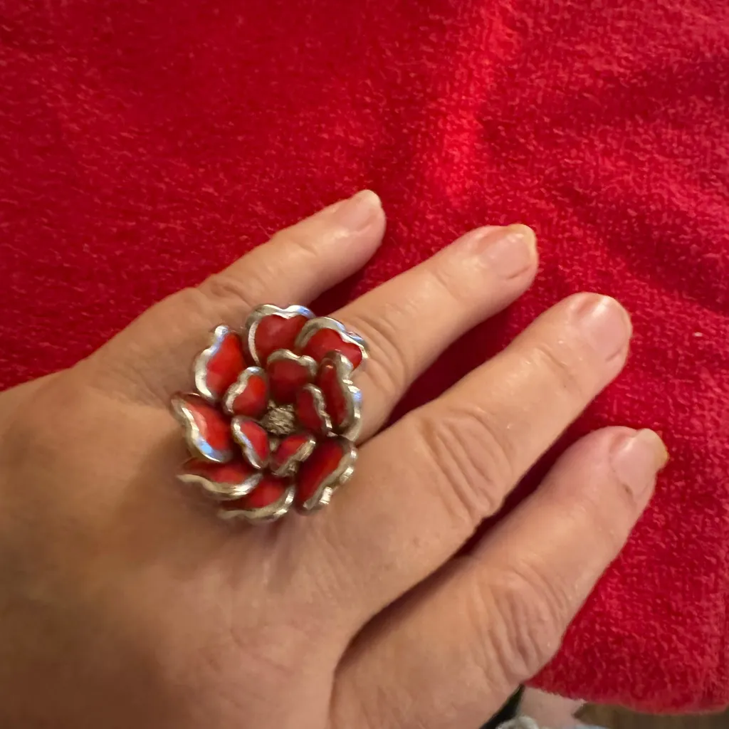 Vibrant Red and Silver Floral Ring - Image 2