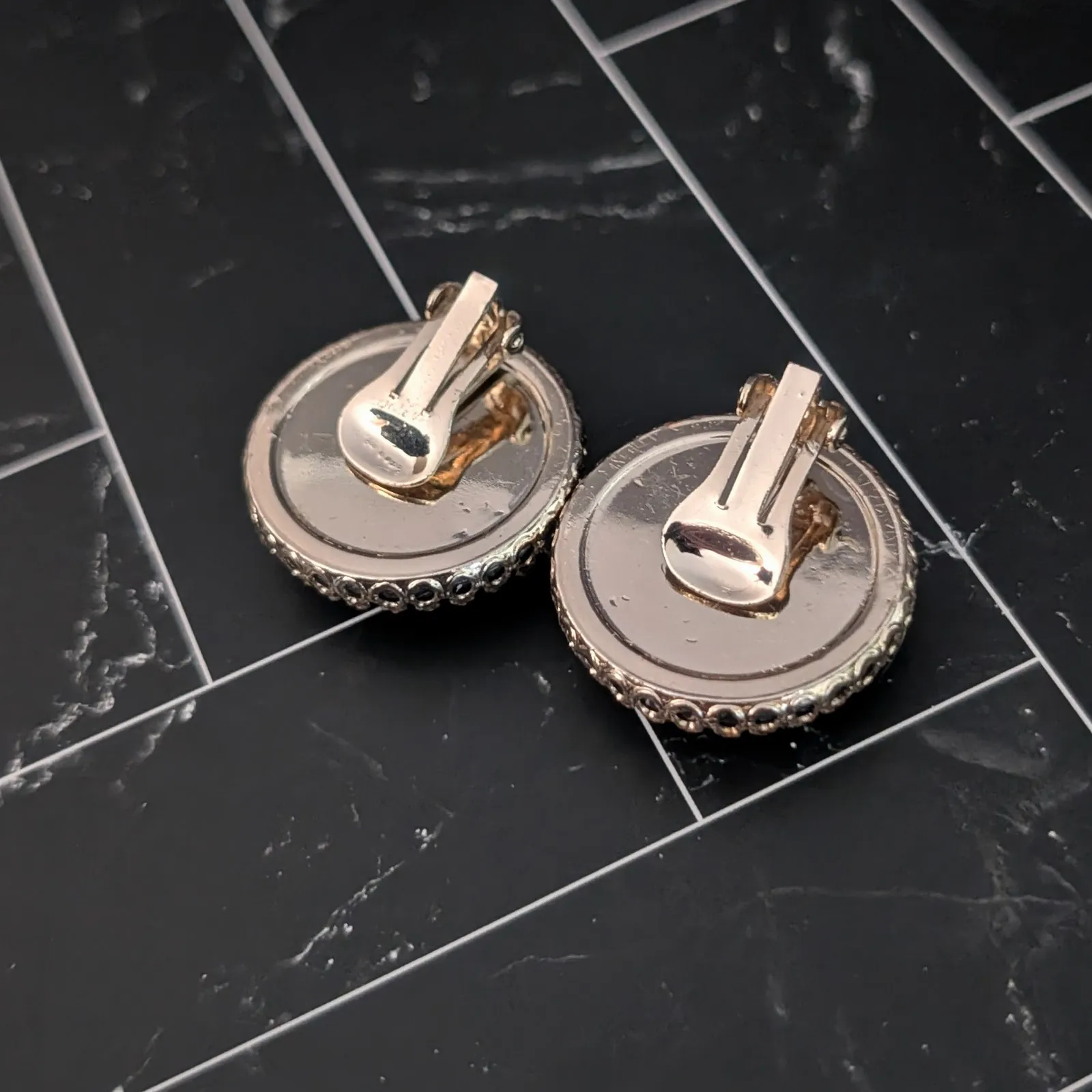 Vintage Clip On Earrings 1 & 1/8" Large Black, Pink, Gold Tone, Artistic Retro Black - Image 9