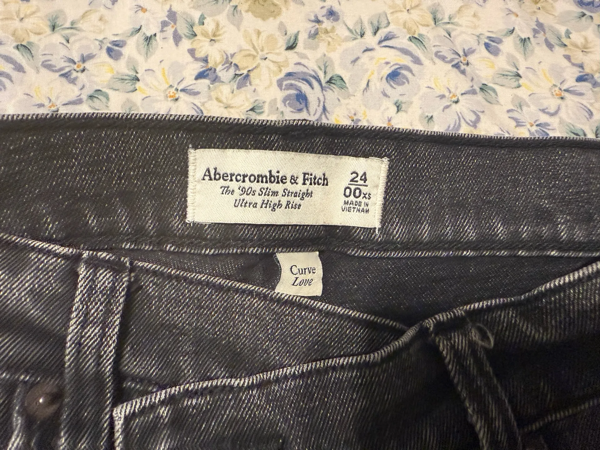 Abercrombie Jeans - Image 3