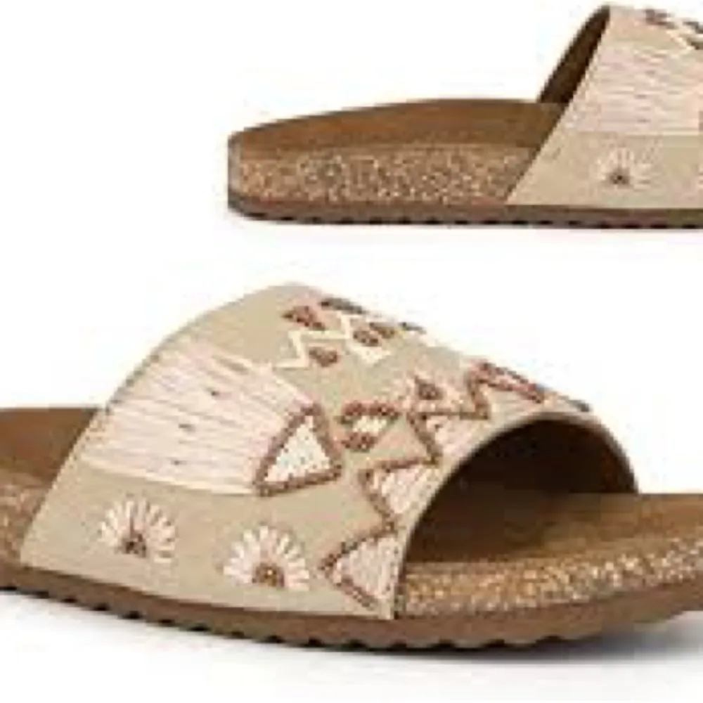 Women’s Torgeis Delilah beige sandals, size 6 beachcore summercore resort wear - Image 2