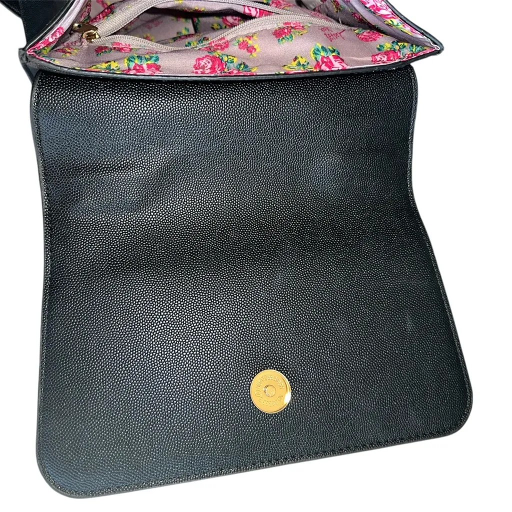 Betsy Johnson Black Faux Pebble Leather XOX Floral Lined Handbag - Image 8