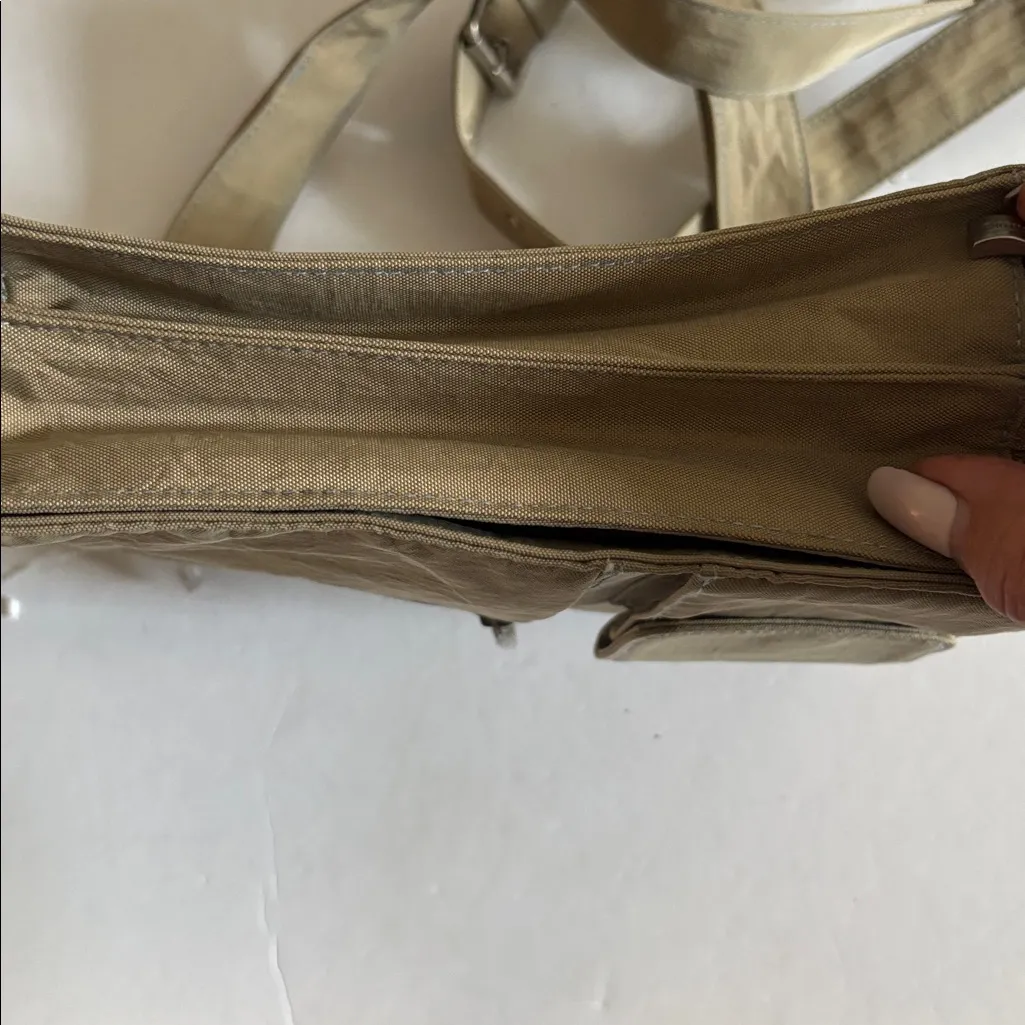 BAGGALLINI LIGHT OLIVE GREEN SHOULDER BAG WITH SNAP FLIP CLOSURE
LOTS OF POCKETS - Image 6