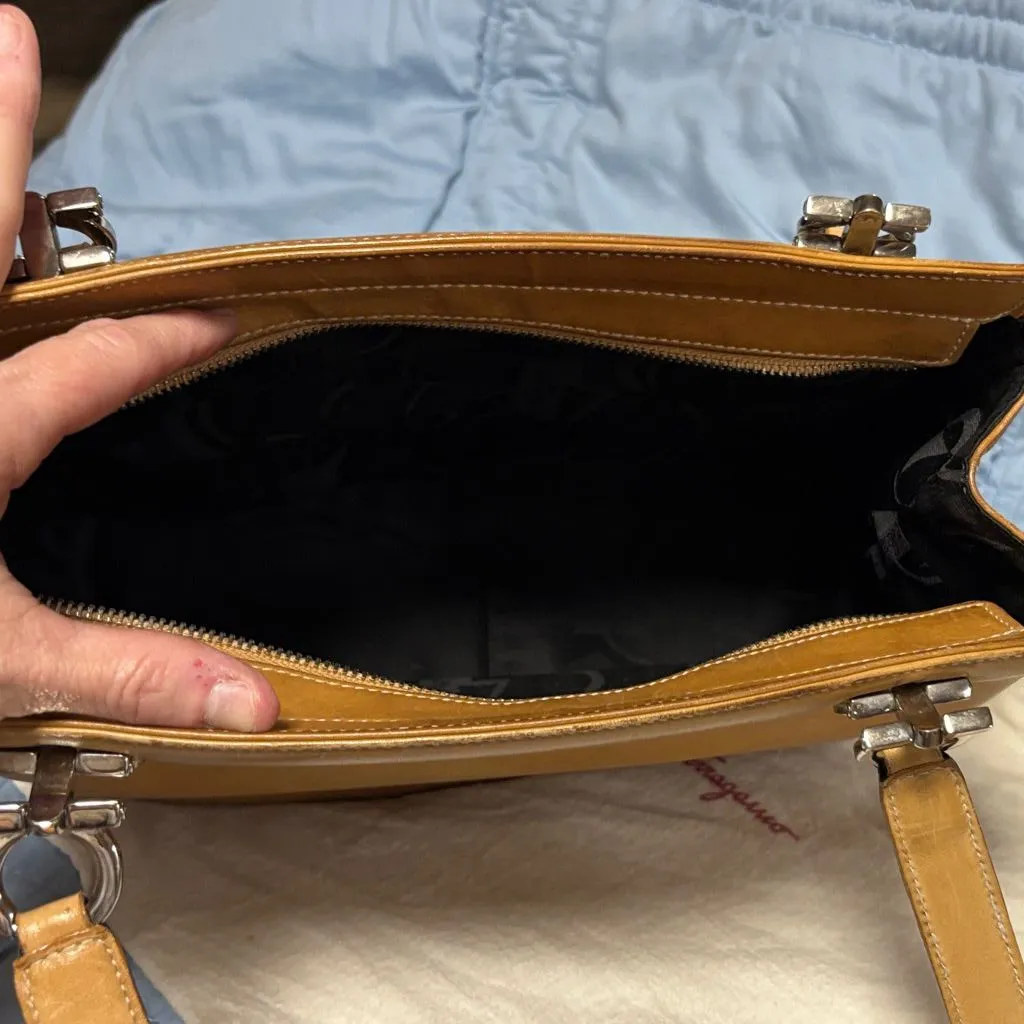 Salvatore Ferragamo Brown Leather Shoulder Bag - Image 8