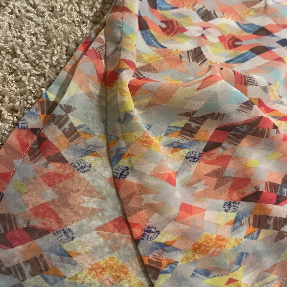 Cabi 760 Avery Aztec Geometric Hidden Button Up Tunic Tank Top Size Small - Image 6