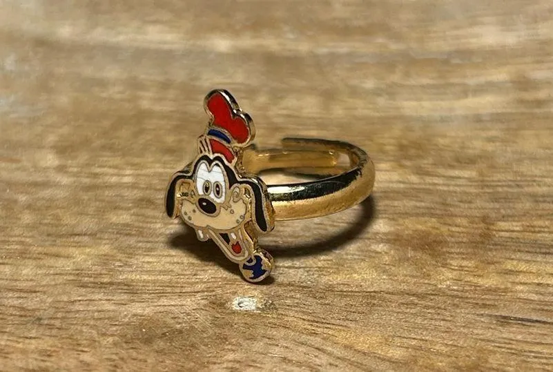 Vintage Goofy Gold Tone Ring Size 4 - Image 2